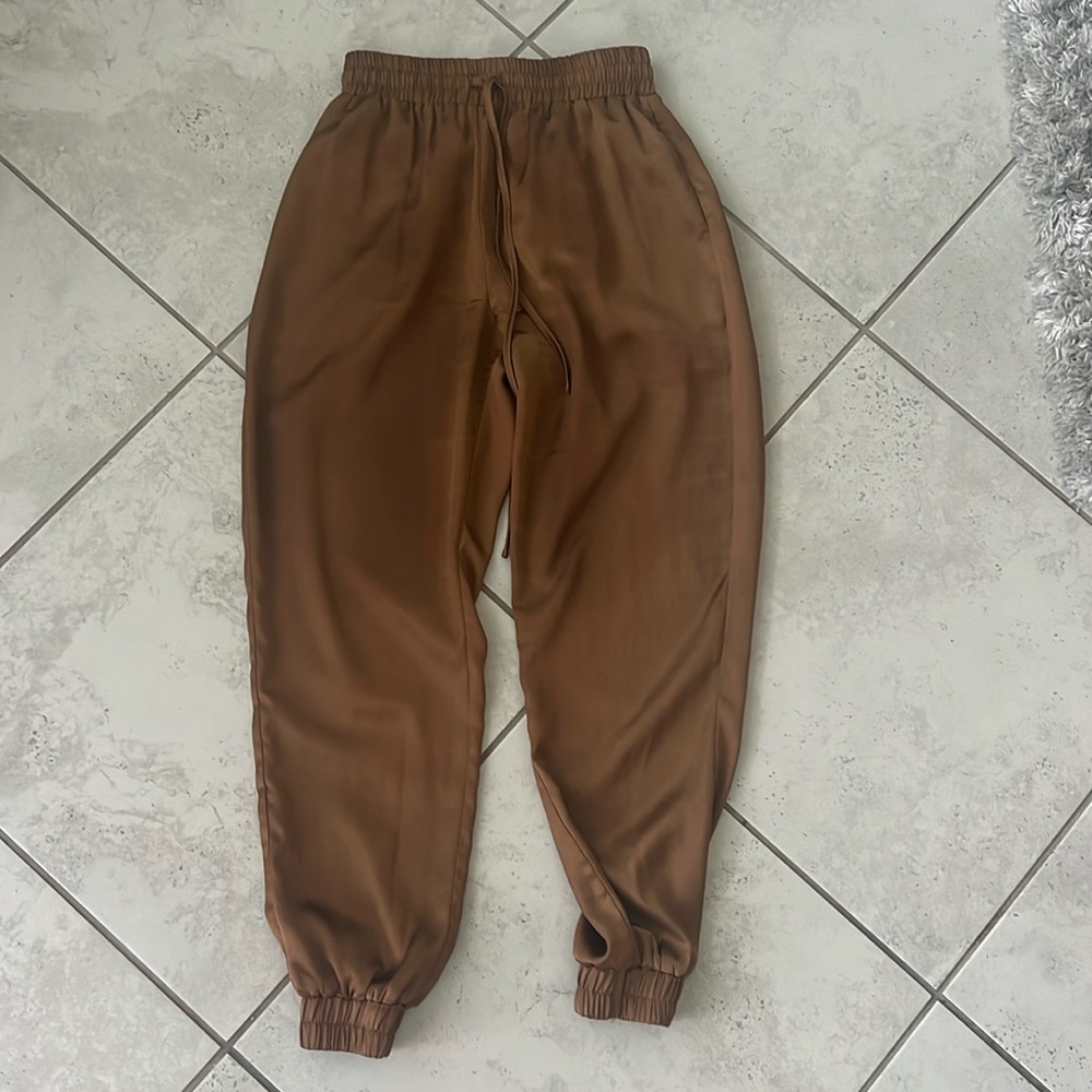 Kittenish Joggers. Size XS